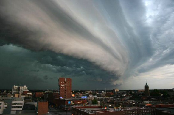 http://commons.wikimedia.org/wiki/File:Rolling-thunder-cloud.jpg